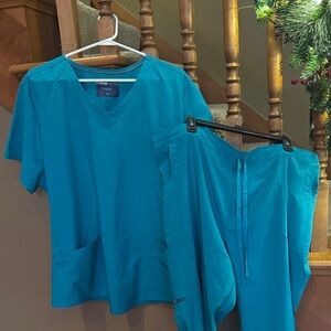 Contigo Teal Blue Scrub Set Woman’s XXL